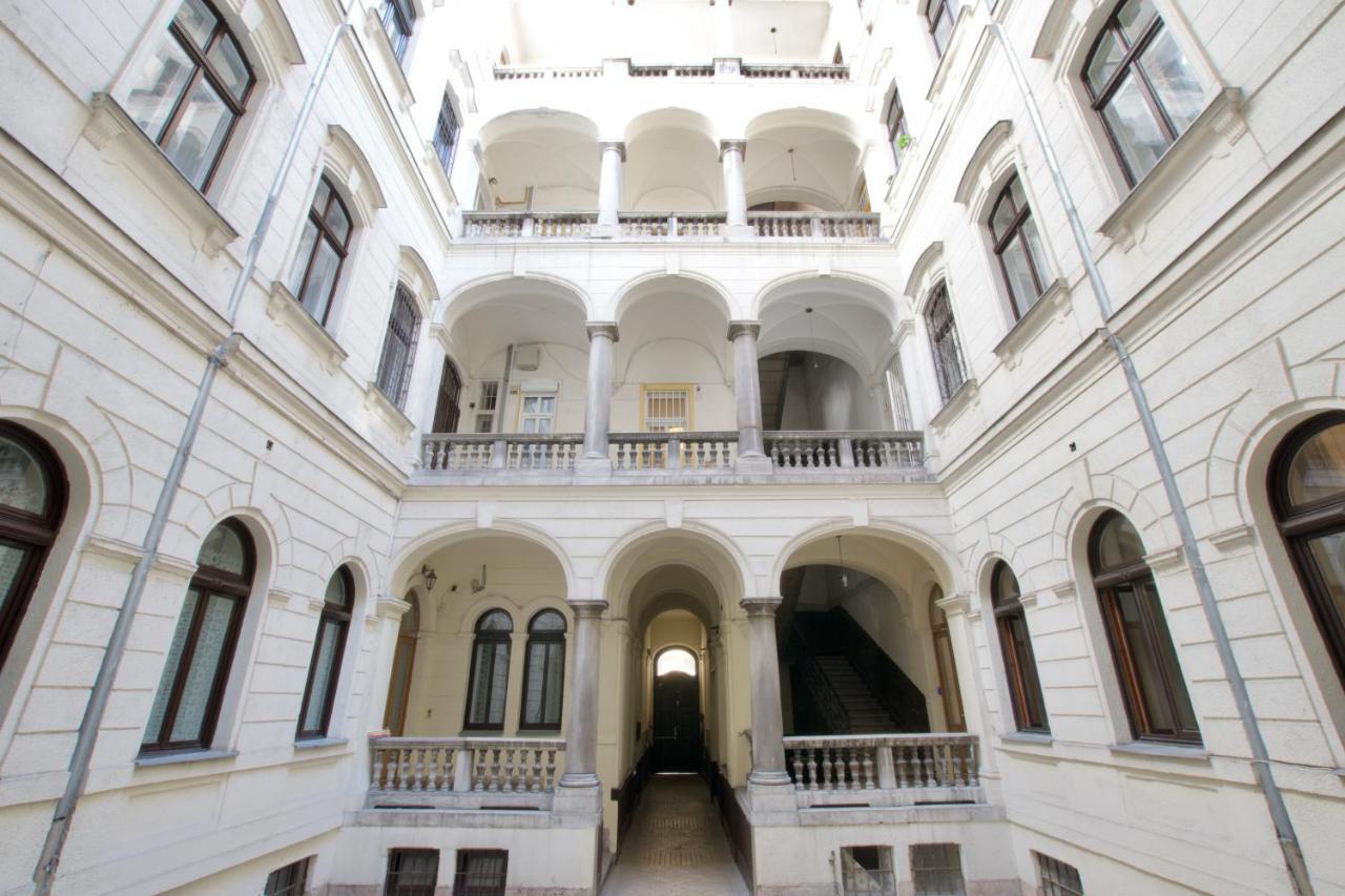 St. King 1 By Hi5 Apartments Budapeste Exterior foto